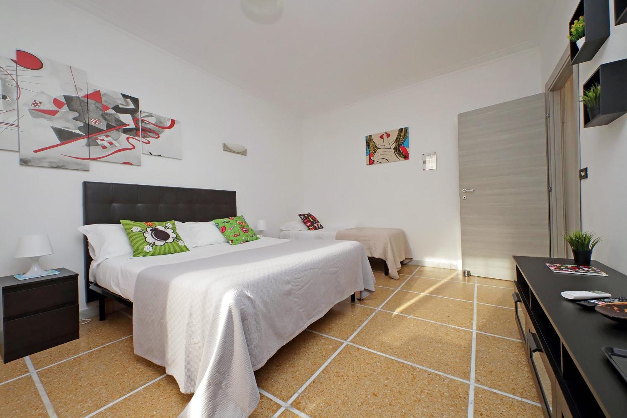 The Colours Rooms Guest House روما المظهر الخارجي الصورة